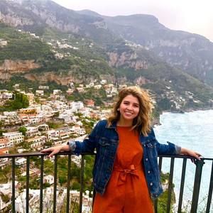 Meet your Posher, Julia